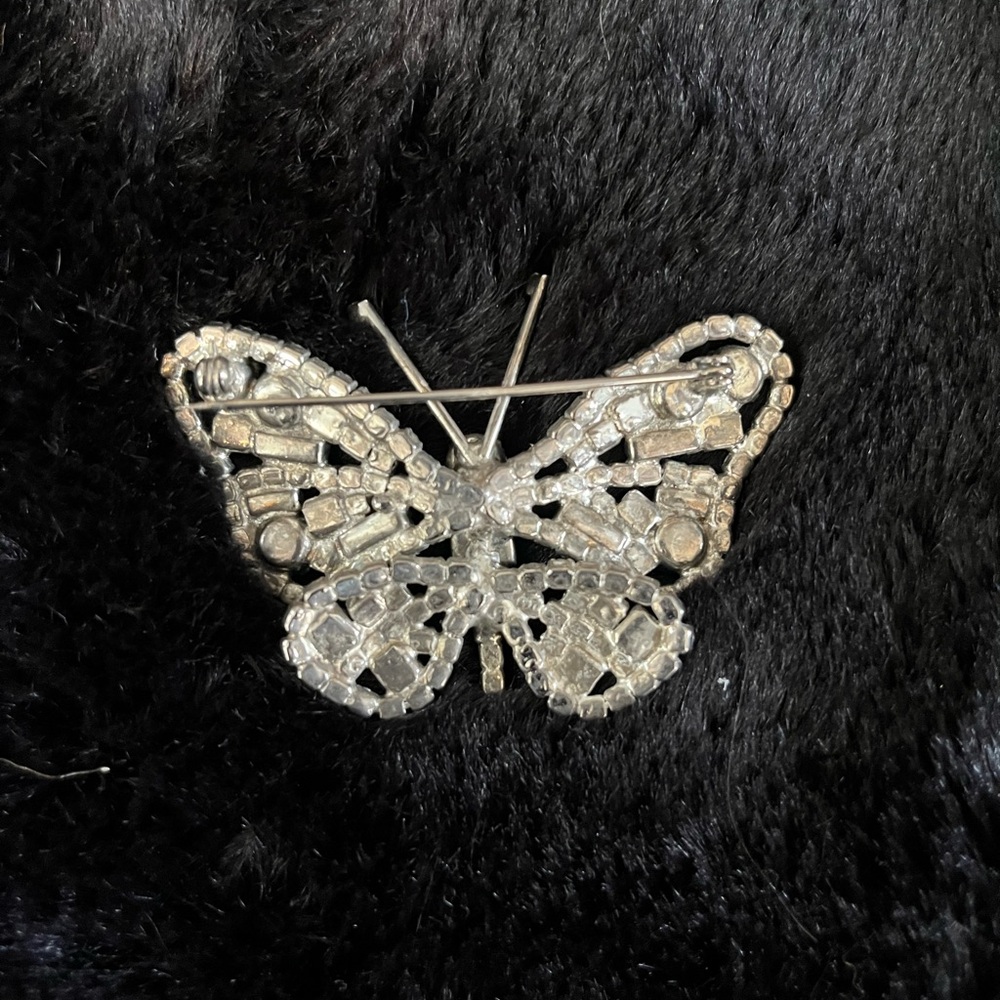 Sparkling Crystal Butterfly Brooch - Picture 3 of 3